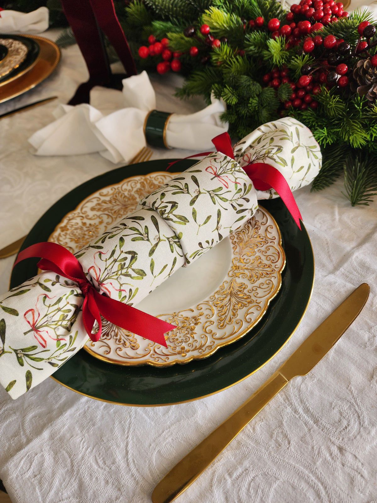 Mistletoe (6 Reusable Crackers) with FREE snap pack