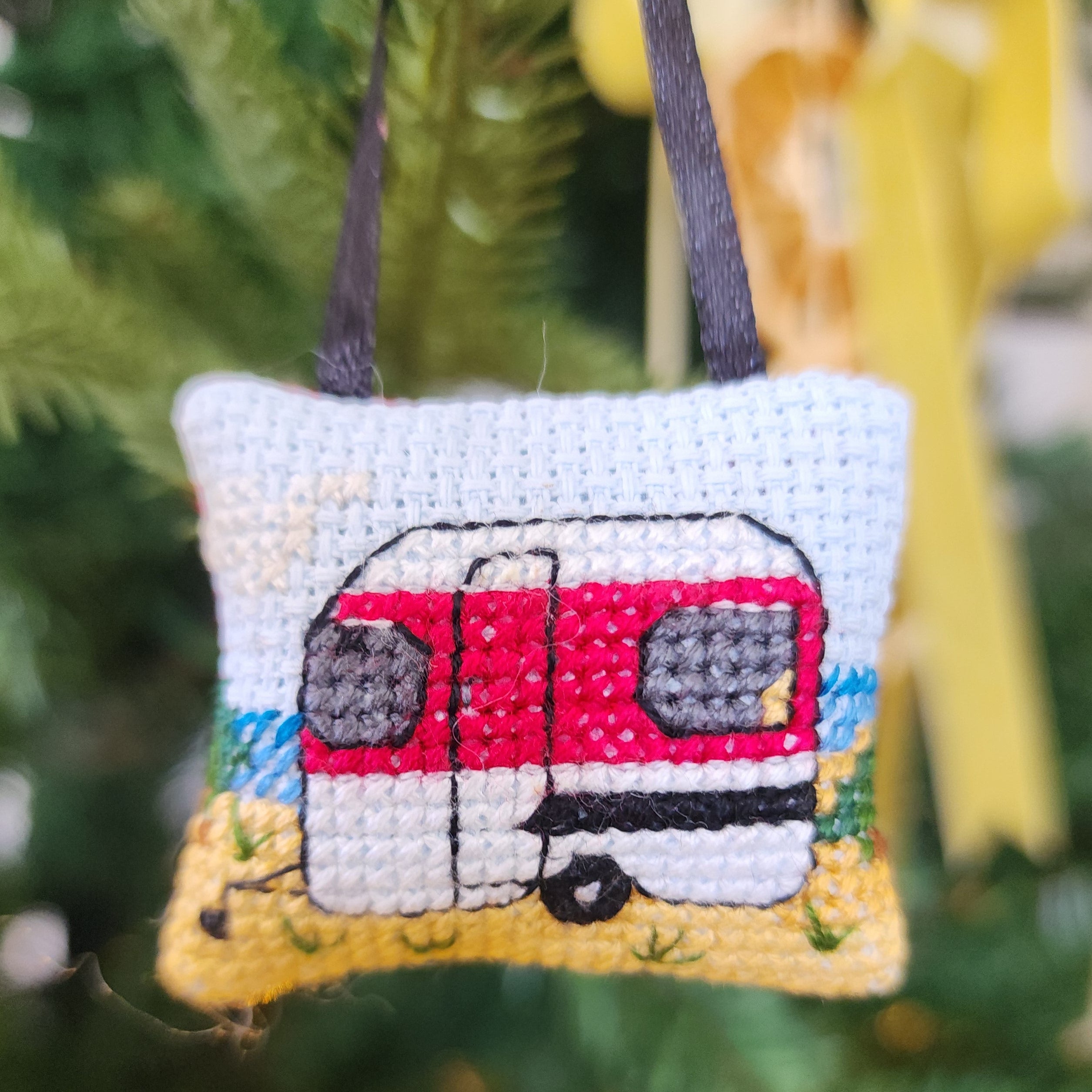 Summer caravan Crossstitch Ornament