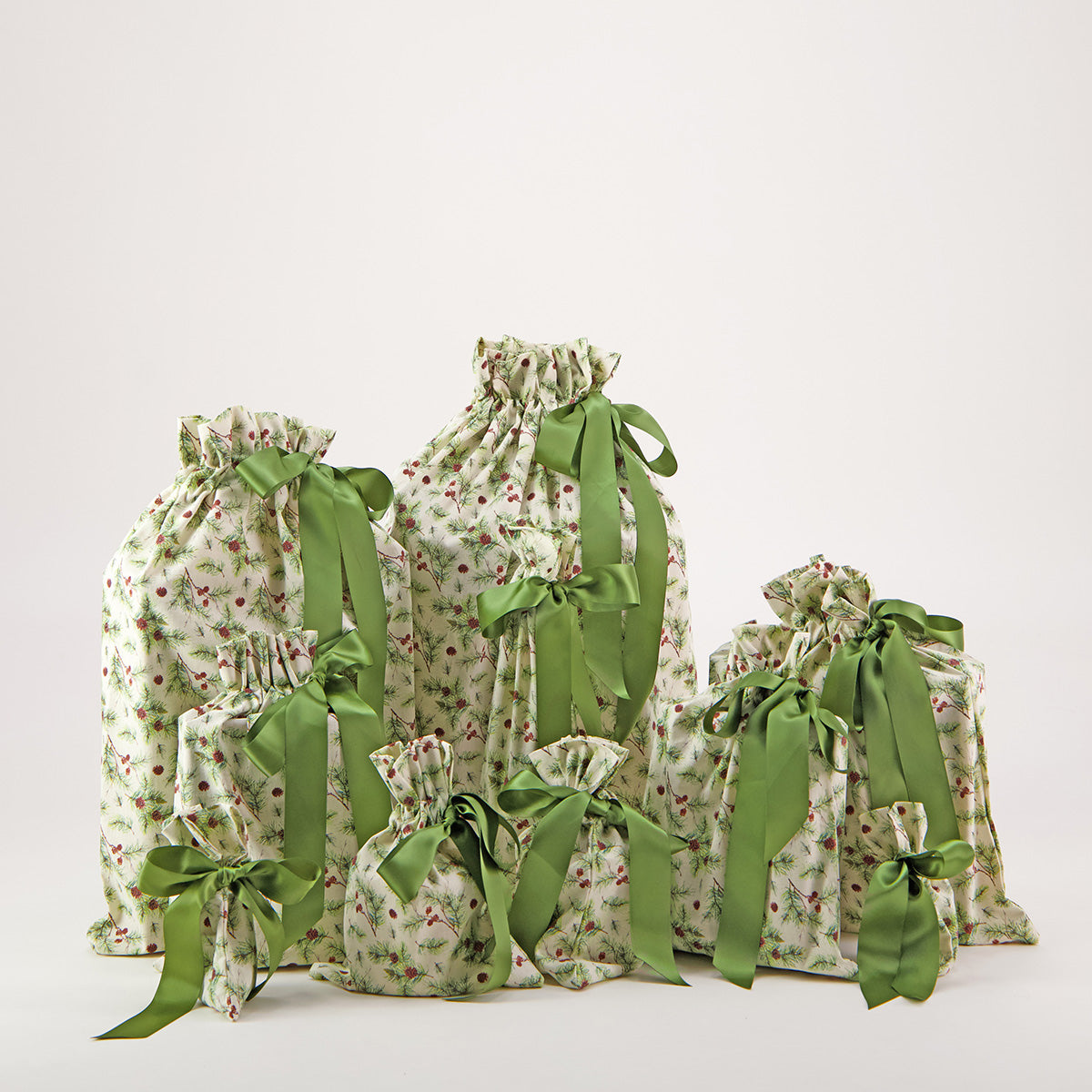 Nadarrach Giuthas na Nollaige (Reusable Gift Bag Set) Set of 10