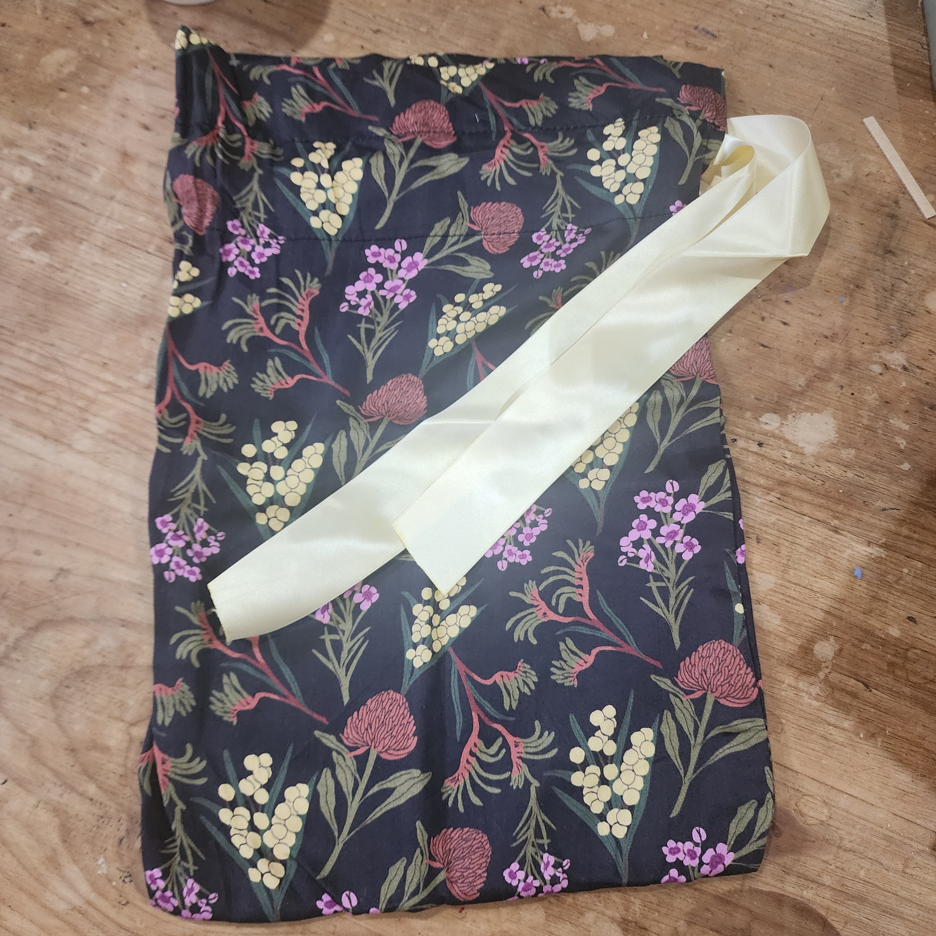 Reusable Gift Bag: Book