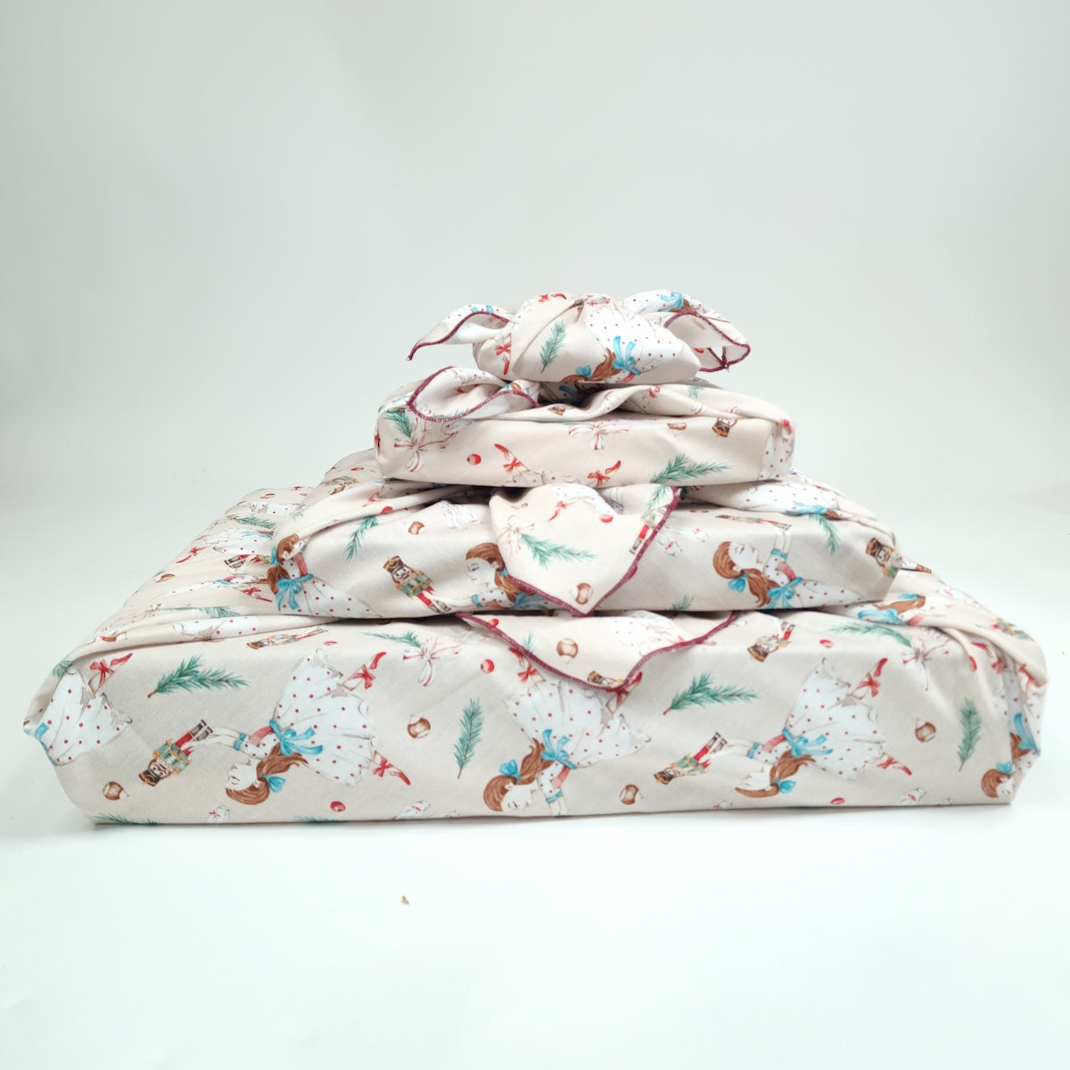 Nutcracker Clara Tanzt - 4 Furoshiki Gift Wraps