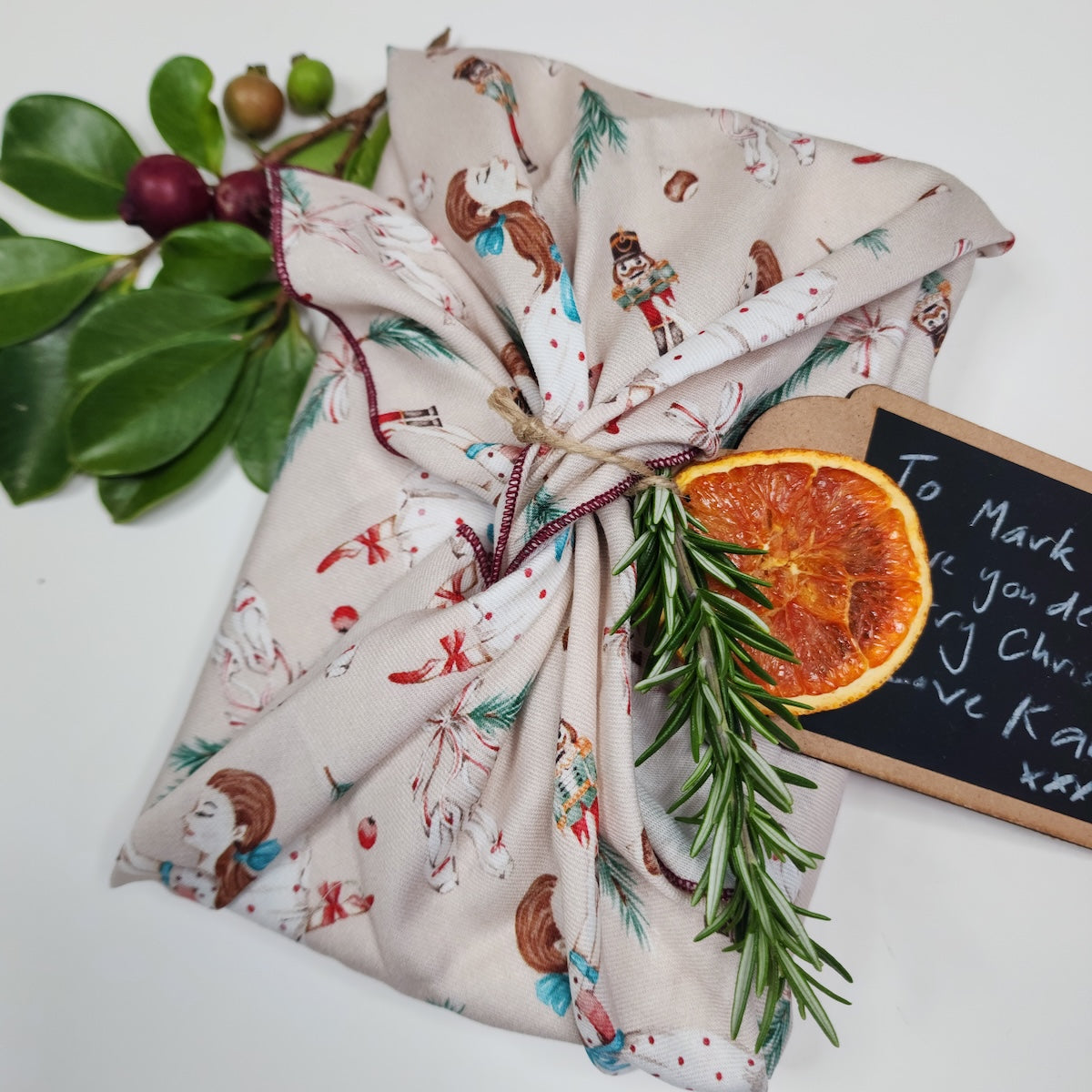 Nutcracker Clara Tanzt - 4 Furoshiki Gift Wraps