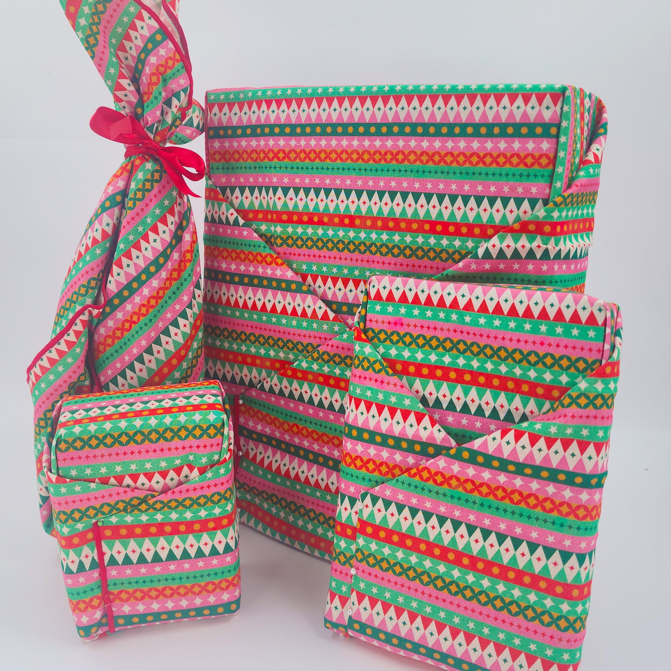 Furoshiki_pack of 4_cotton wraps in red, pink, green geoemtric design
