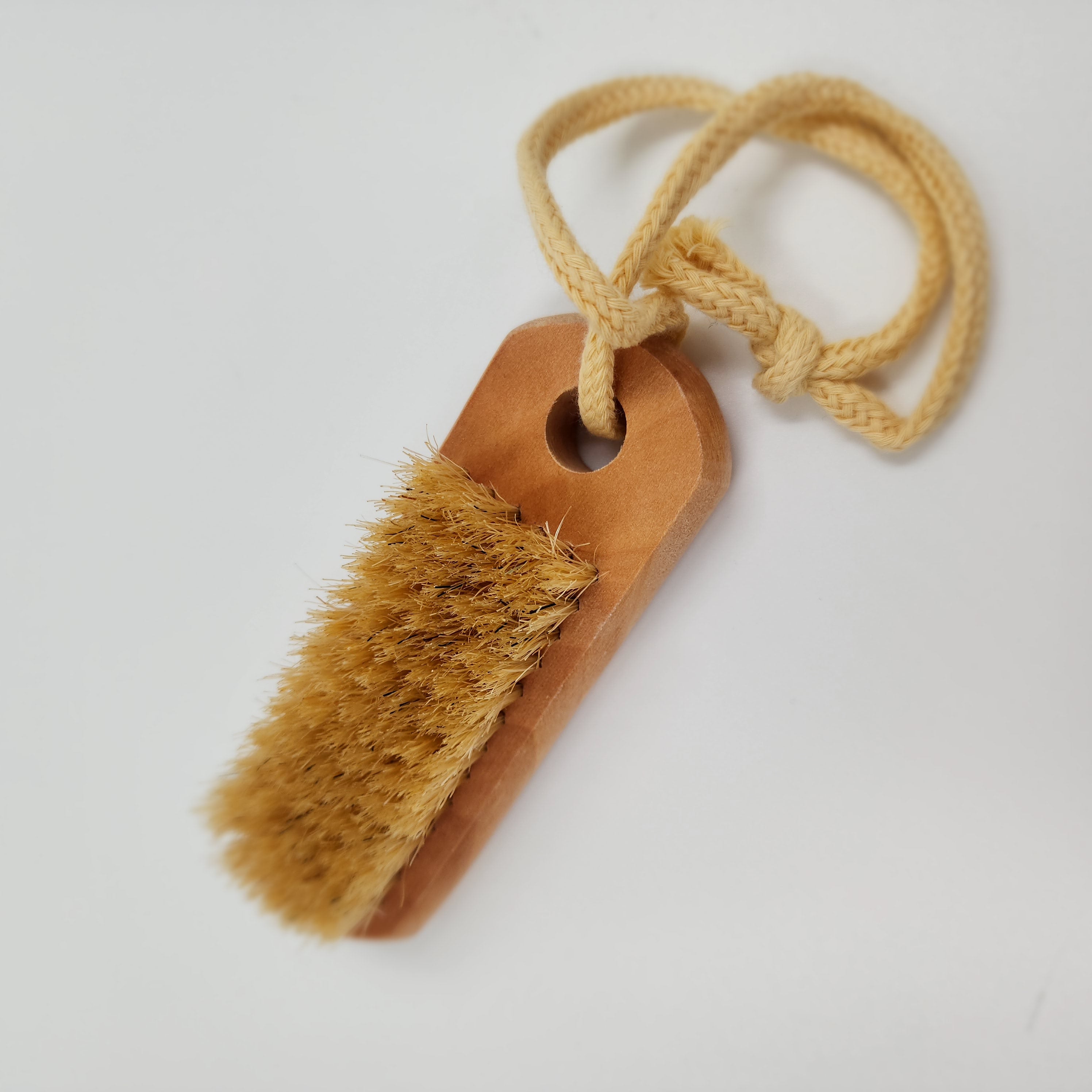 Esscherts Garden Nail Brush