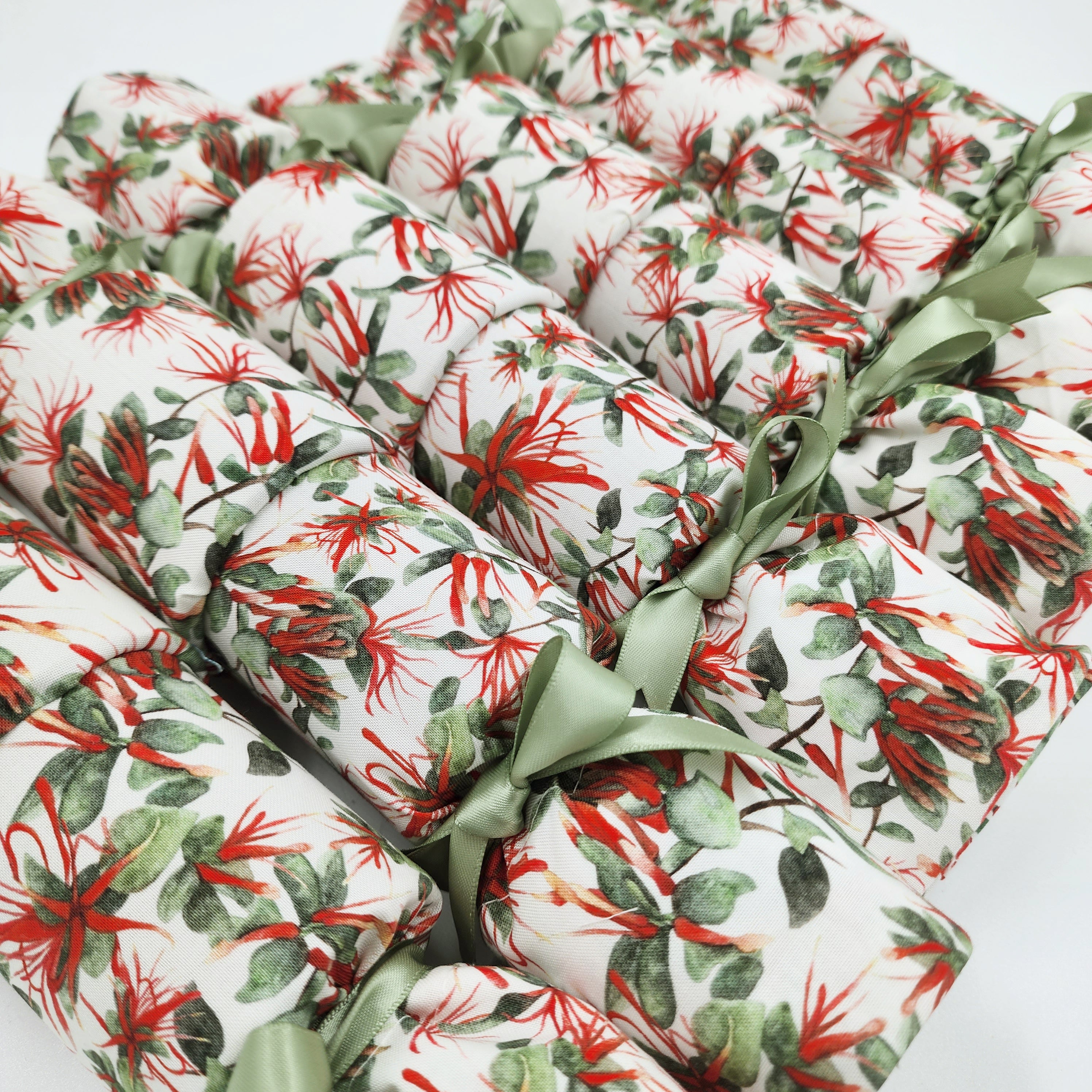 NZ Mistletoe (6 Reusable Christmas Crackers)